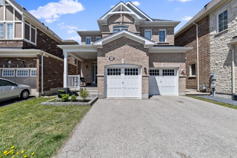 569 Langholm St-1