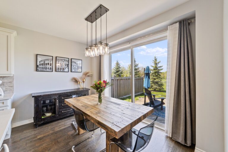 569 Langholm St-14