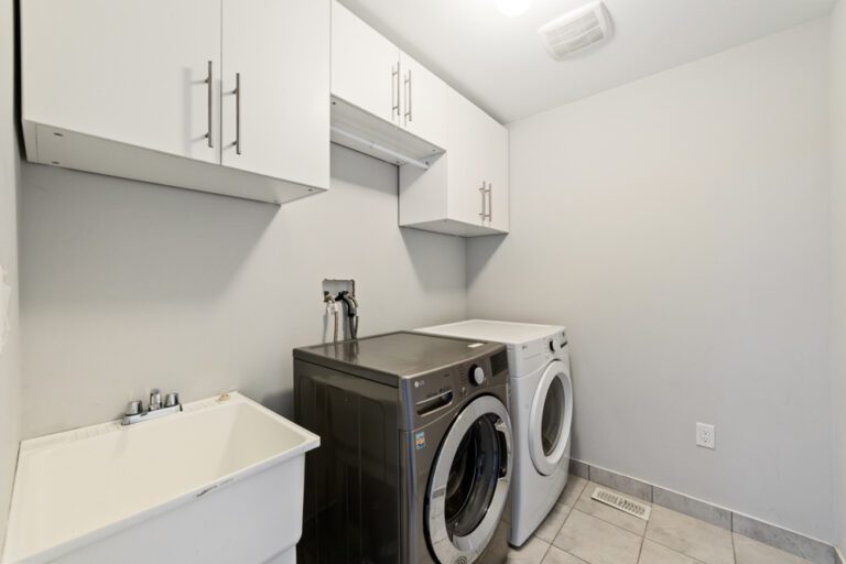 569 Langholm St-20