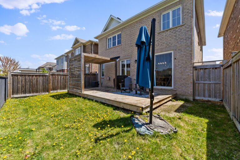 569 Langholm St-34