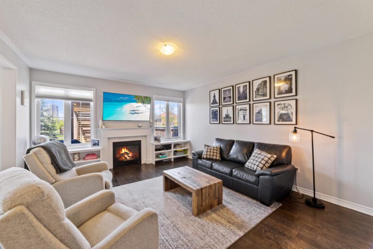 569 Langholm St-6